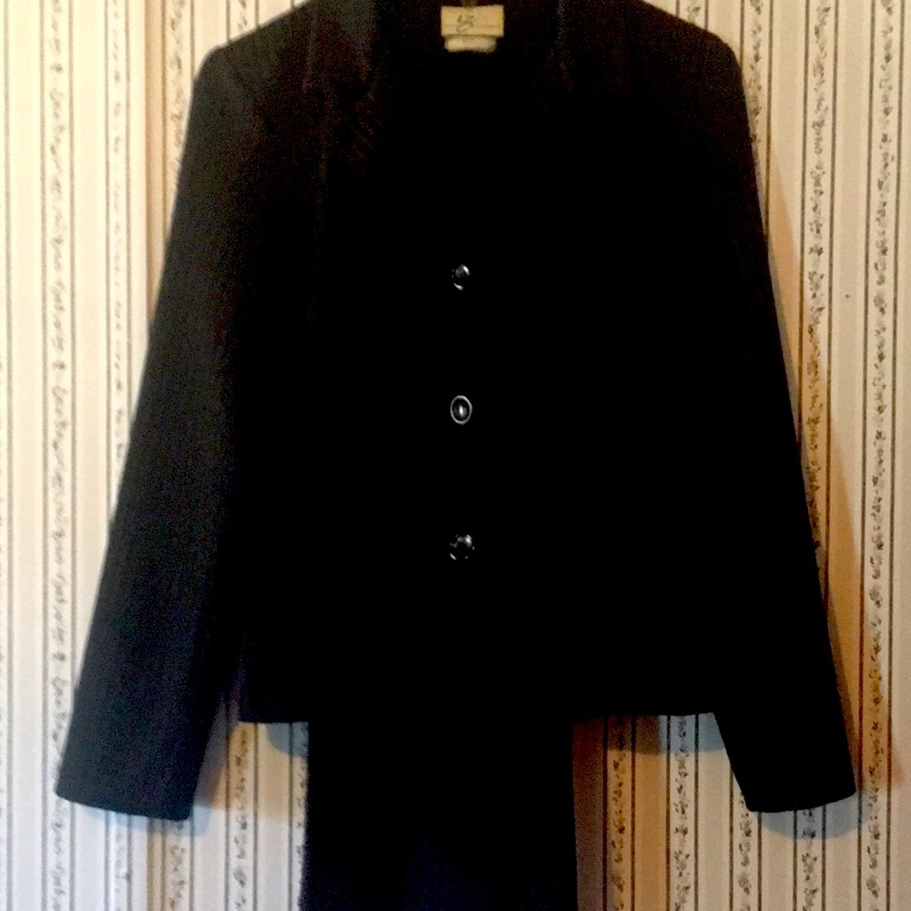 Ladies suit